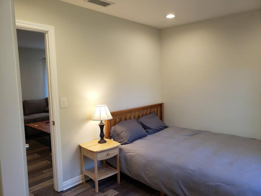 Bouganvilla 4-Bedroom, 2-Baths, Single Family House Thousand Oaks Bagian luar foto