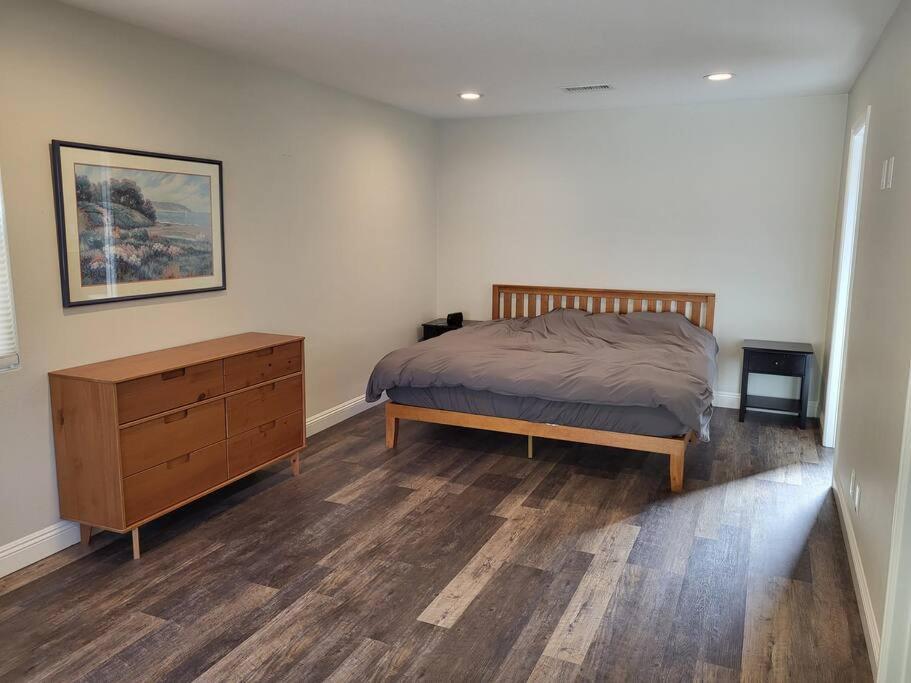Bouganvilla 4-Bedroom, 2-Baths, Single Family House Thousand Oaks Bagian luar foto