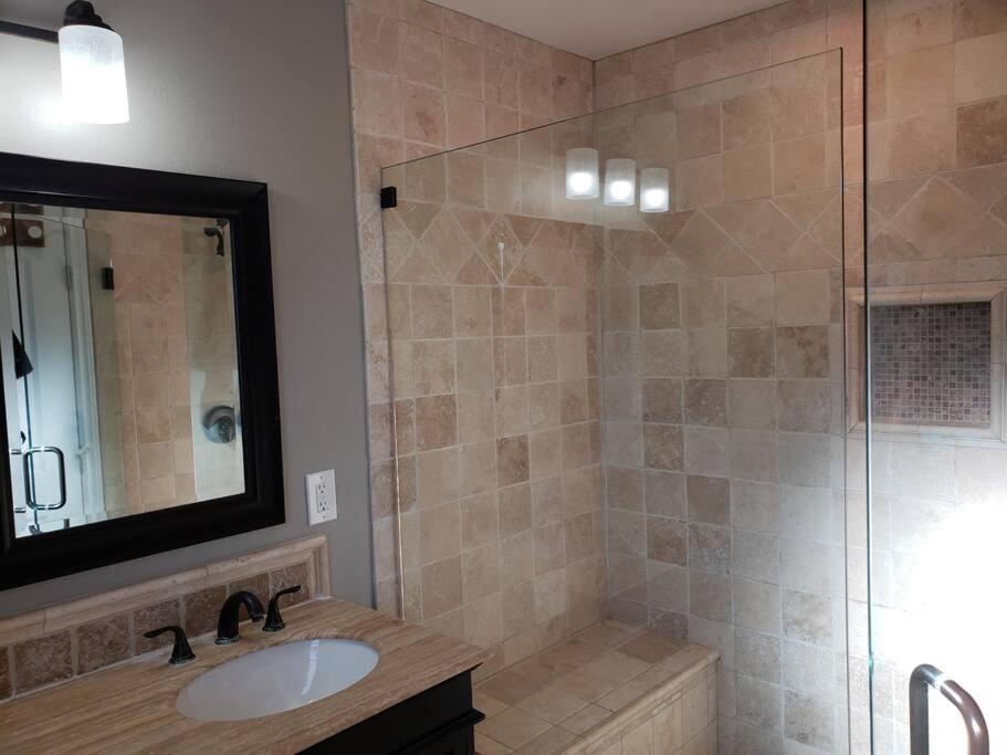 Bouganvilla 4-Bedroom, 2-Baths, Single Family House Thousand Oaks Bagian luar foto